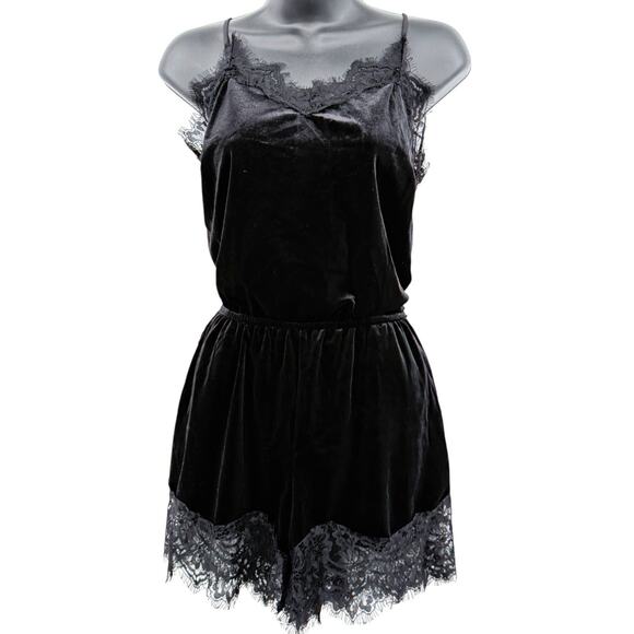 Lioness Black Velvet Lace Spaghetti Strap Romper Size Small - Picture 2 of 10